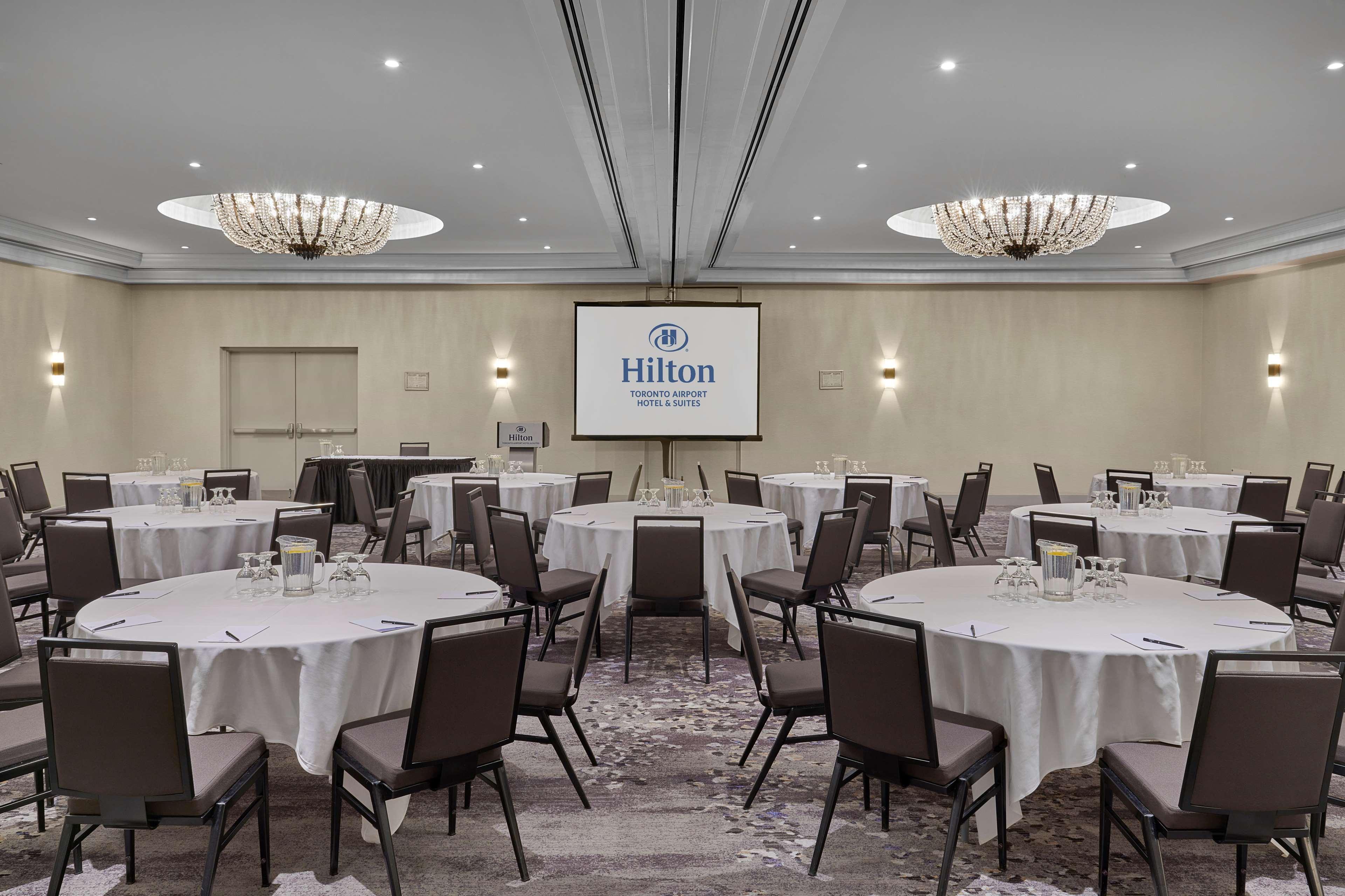 Hilton Toronto Airport Hotel & Suites Місісаґа Екстер'єр фото