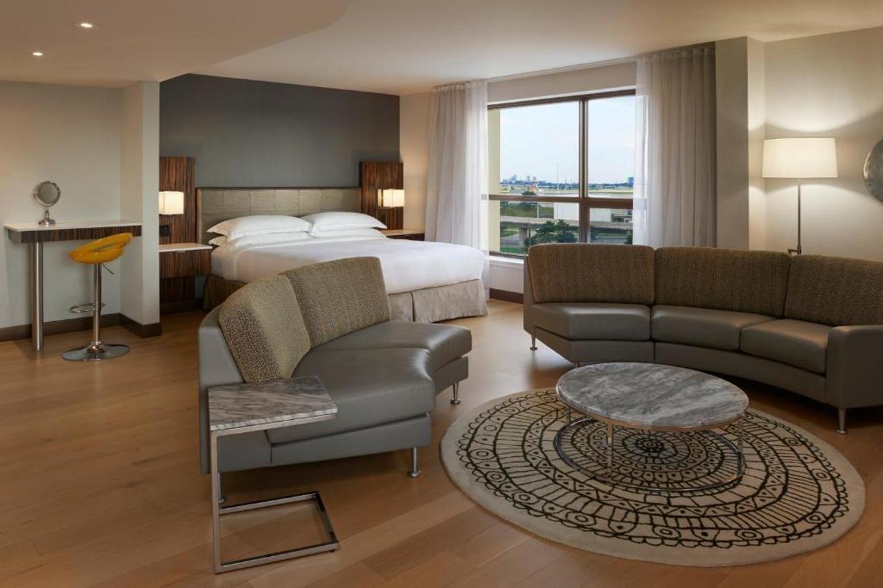 Hilton Toronto Airport Hotel & Suites Місісаґа Екстер'єр фото