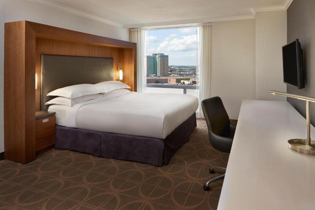 Hilton Toronto Airport Hotel & Suites Місісаґа Екстер'єр фото