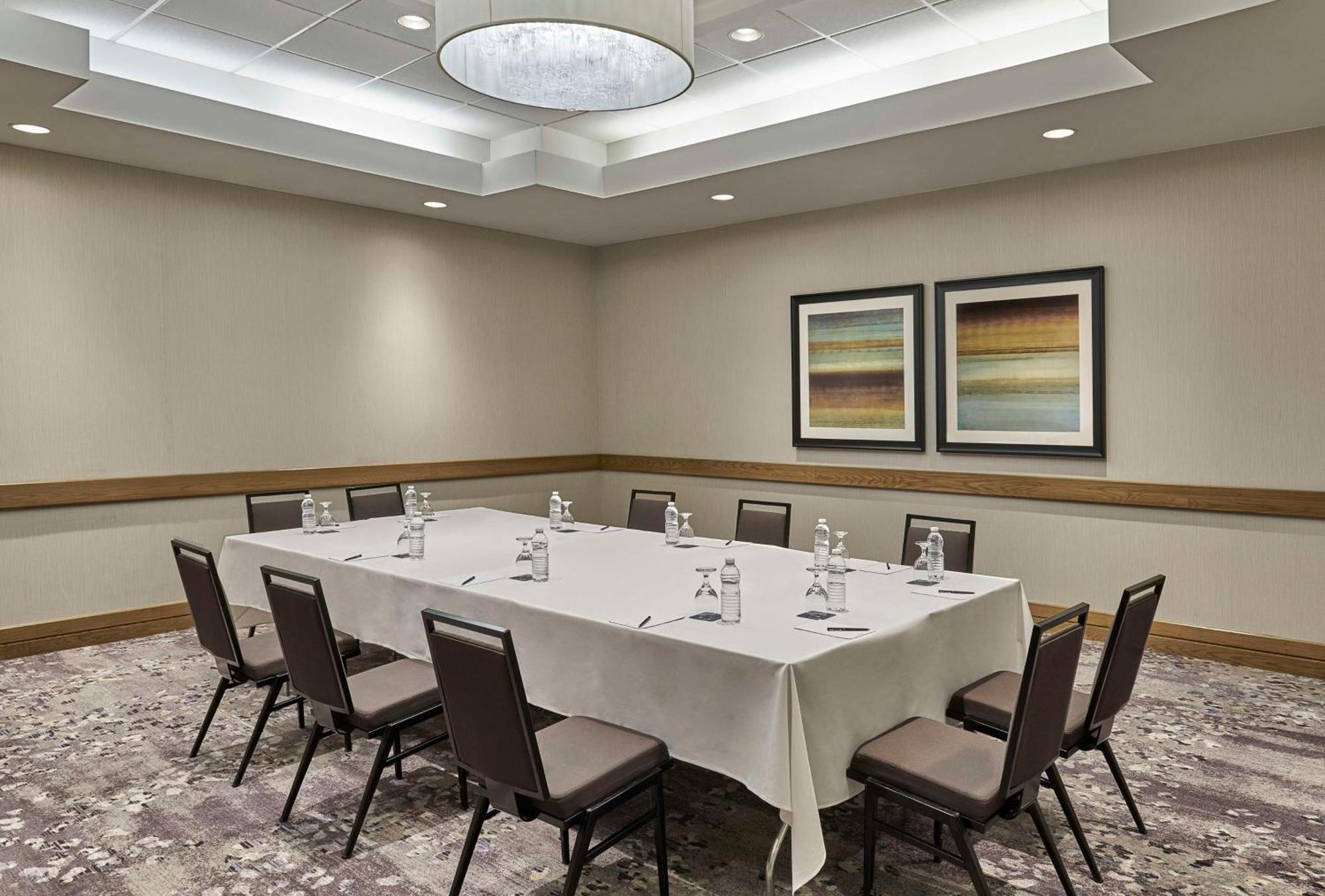 Hilton Toronto Airport Hotel & Suites Місісаґа Екстер'єр фото
