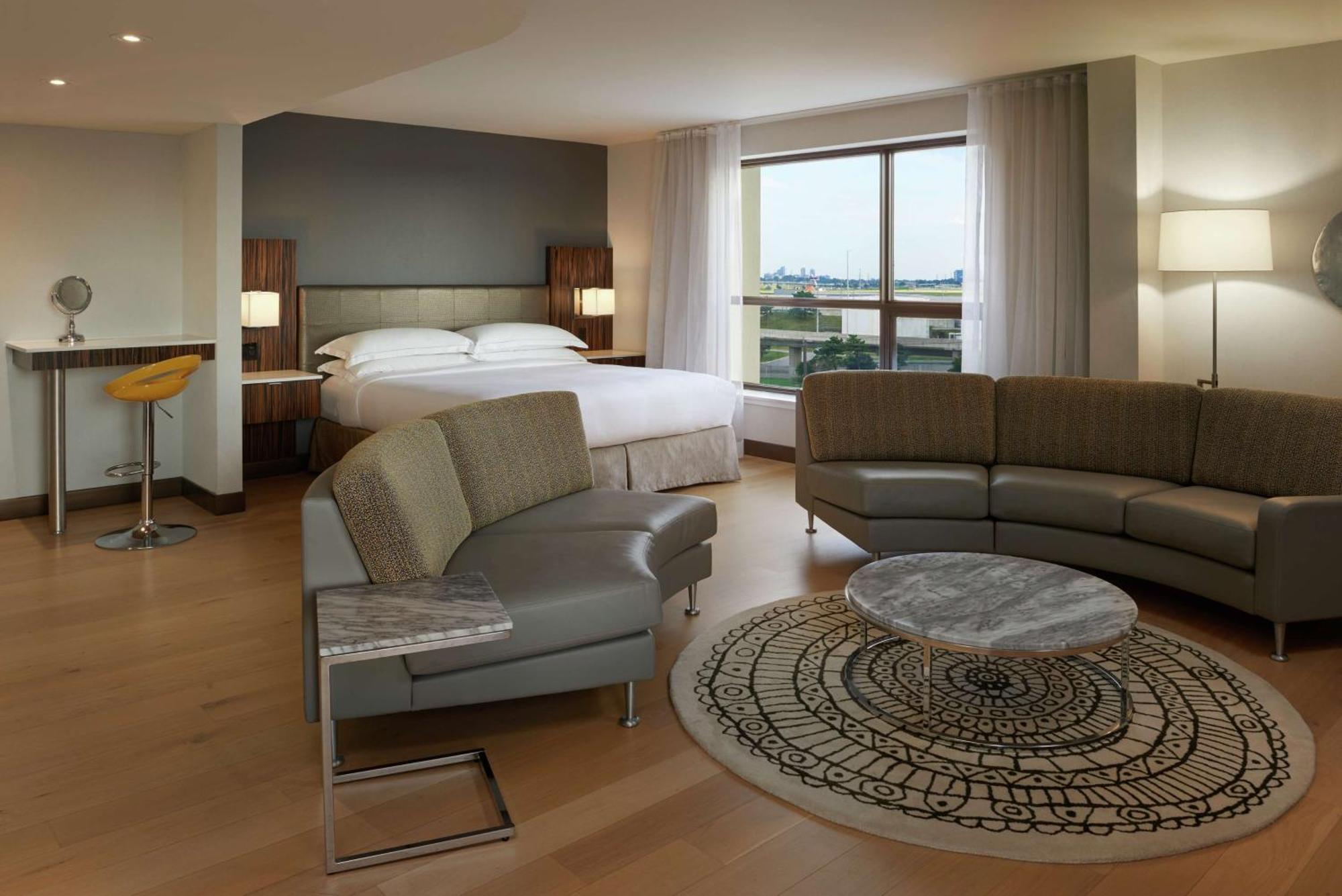 Hilton Toronto Airport Hotel & Suites Місісаґа Екстер'єр фото