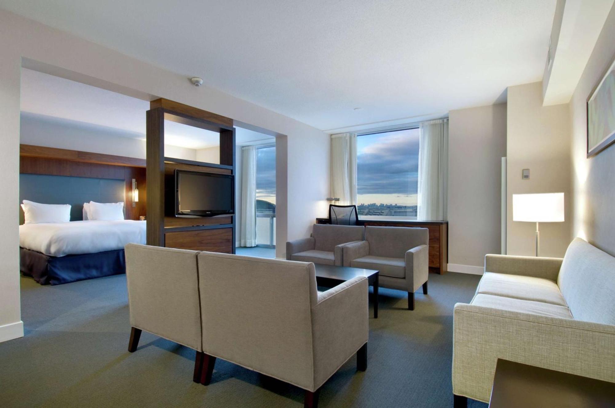 Hilton Toronto Airport Hotel & Suites Місісаґа Екстер'єр фото