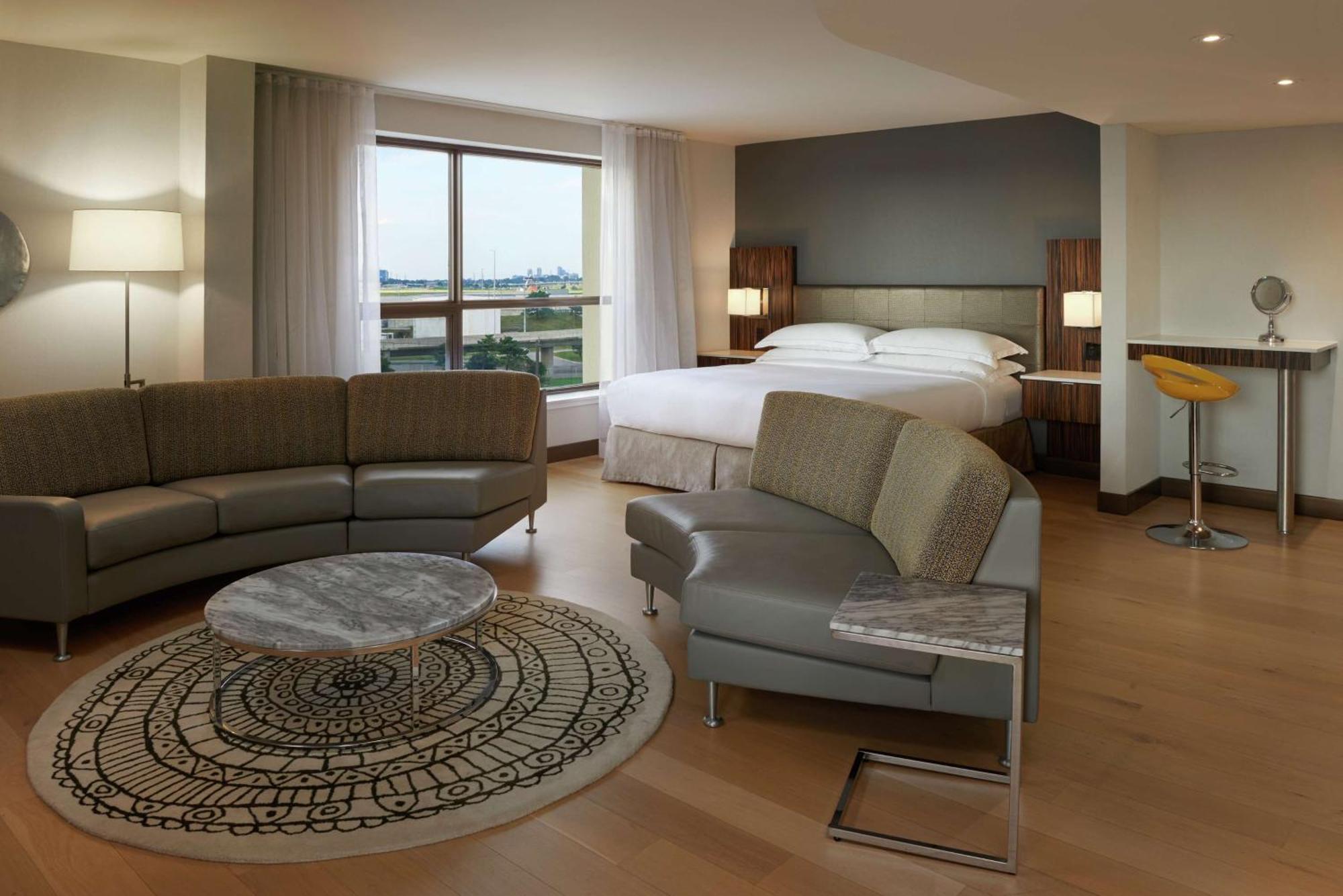 Hilton Toronto Airport Hotel & Suites Місісаґа Екстер'єр фото